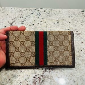 EUC Gucci Beige and Brown Check Book Wallet with Red and Green Stripe